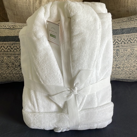 Pottery Barn Classic Robe, OEKO-TEX certified . 100% cotton . Size Medium, NWT - Picture 6 of 6